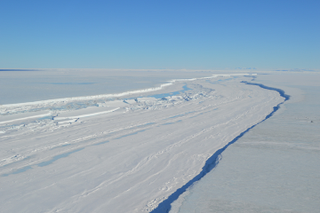 The crack as seen from a helicopter in December 2015. Image: Christine Dow/NASA